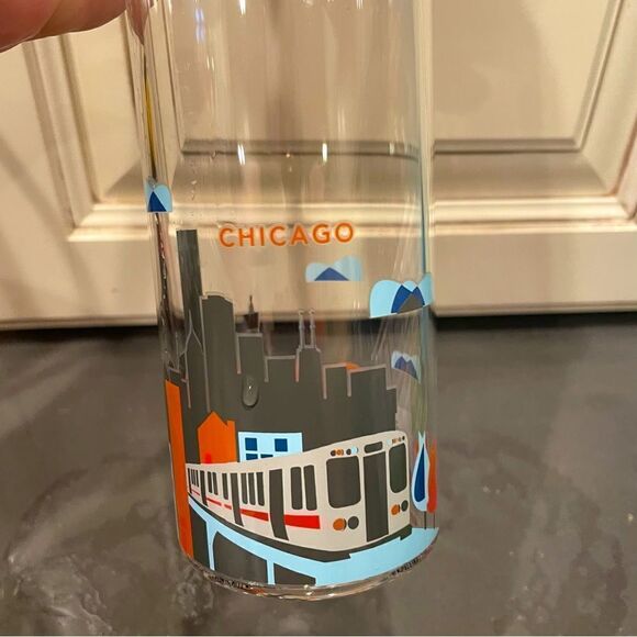 STARBUCKS "You are here" Chicago water bottle - Picture 1 of 11